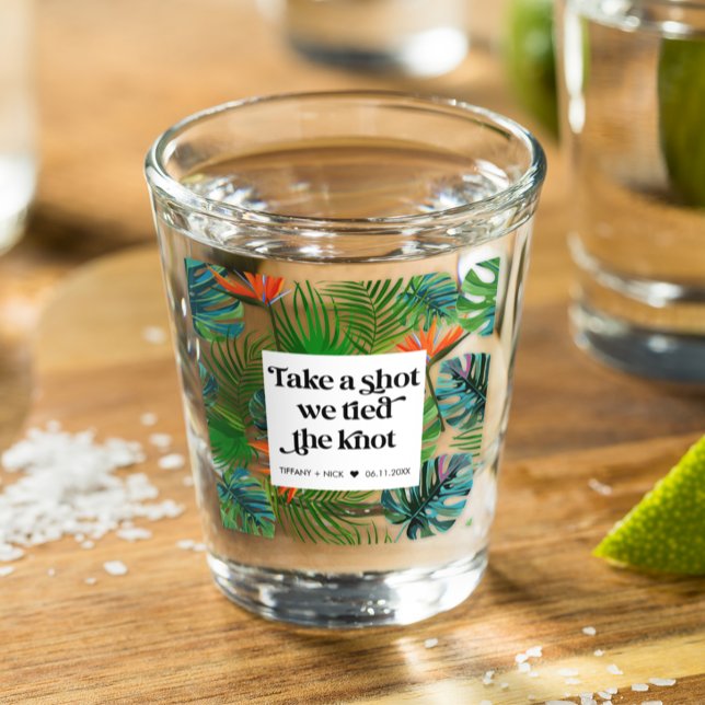 Vaso De Chupito Vinculamos el Favor de Boda Tropical de Knot (Tropical Beach Wedding Favor Shot Glass)
