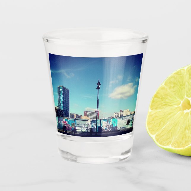 Vaso De Chupito Vista lateral del bloque de torres (Anverso)