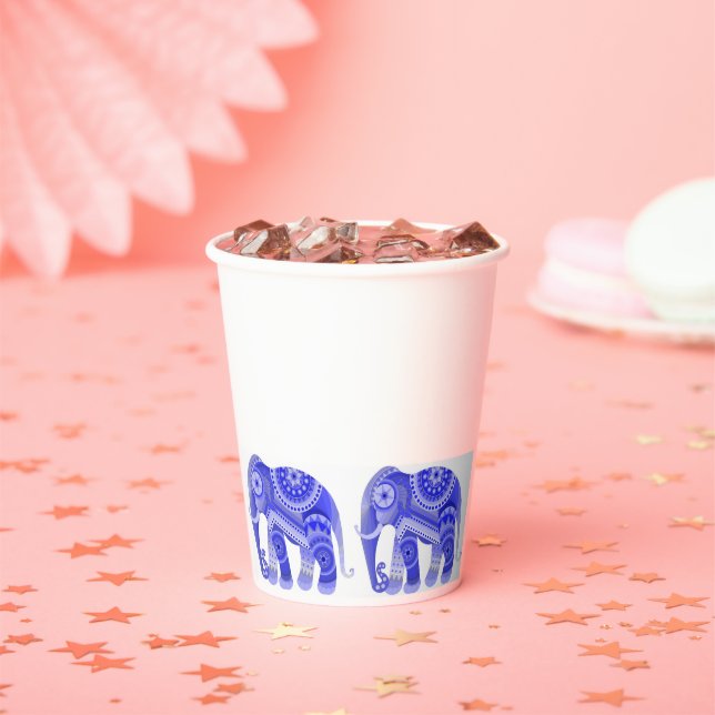 Vaso de papel con elefante azul fresco (in situ)