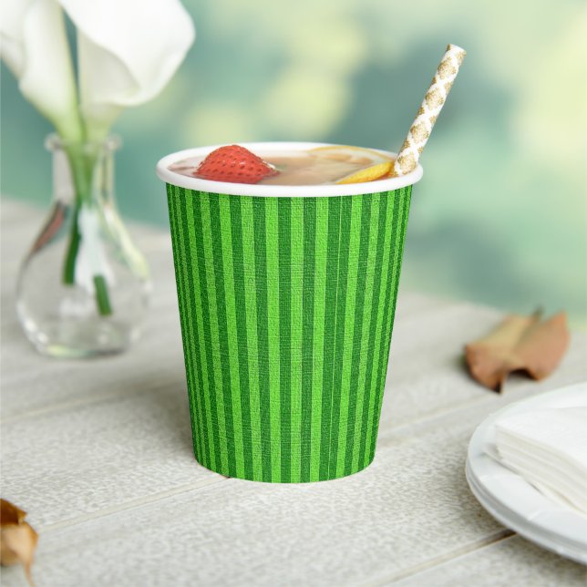 Vaso de papel con raya verde (in situ)