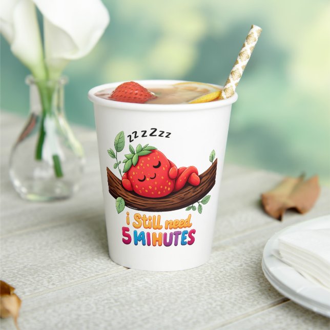 Vaso de papel de 8oz con fresa durmiendo adorable (in situ)