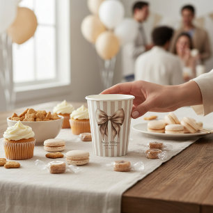 Vaso de papel de celebración de baby shower con la