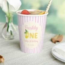 Vaso de papel de cumpleaños de limón fresco rosa y