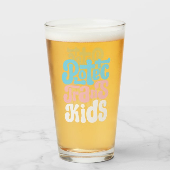 Vaso de vidrio para proteger a los niños trans (Anverso (lleno))
