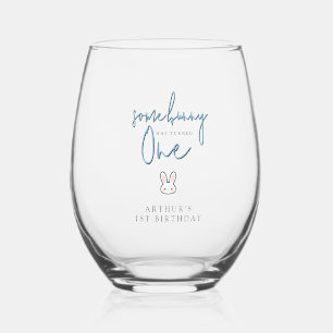 Vaso De Vino Algún conejo está cumpliendo uno Celebración del p