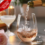 Vaso De Vino Bridal Shower Wine Pun<br><div class="desc">Cute Bridal Shower regalo de vino para sus invitados...  desde Miss a Mrs. - ducha de novia y fecha - cambiar fuentes,  texto y color ©WhimsicalArtwork™</div>