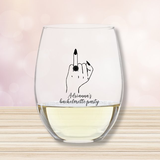 Vaso De Vino Bride Ring Finger Funny Bachelorette (ring finger funny bachelorette party favor wine glass black)