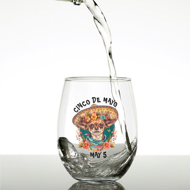 Vaso De Vino Cinco de Mayo Chihuahua con Sombrero y Serape (Subido por el creador)