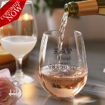 Vaso De Vino Comer bebida y estar casada con la tipografía<br><div class="desc">Bebe y sé tipografía casada en varios tipos de letra divertida - añade el nombre y la fecha de la pareja (atrás) en un tipo de letra suave no serif - ideal para la cena de ensayo antes del boda o el propio boda - ©WhimsicalArtwork™</div>