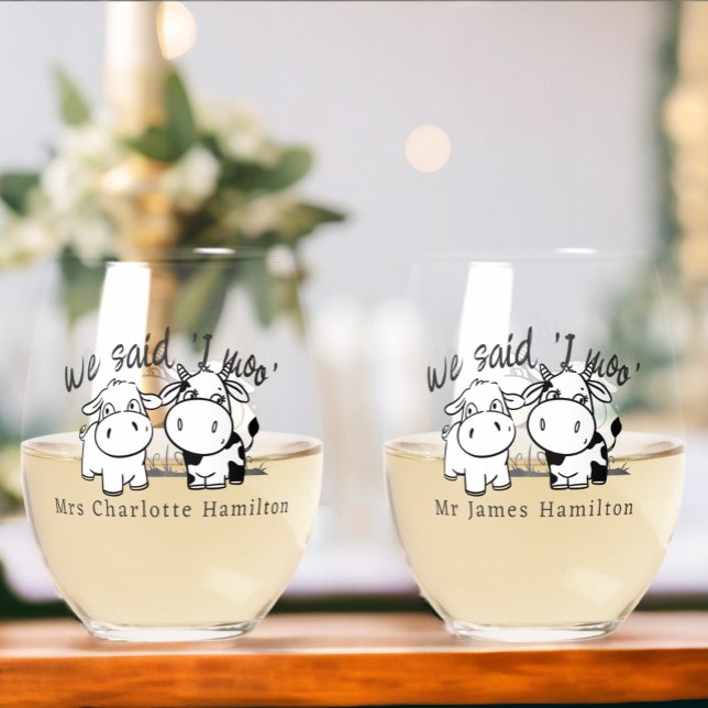 Vaso De Vino Dijimos Que Yo Moo Cow Tema Boda (We Said I Moo Cow Themed Wedding Stemless Wine Glasses from Ricaso. Personalized with names)
