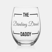 El padre de papá borracho bebiendo.