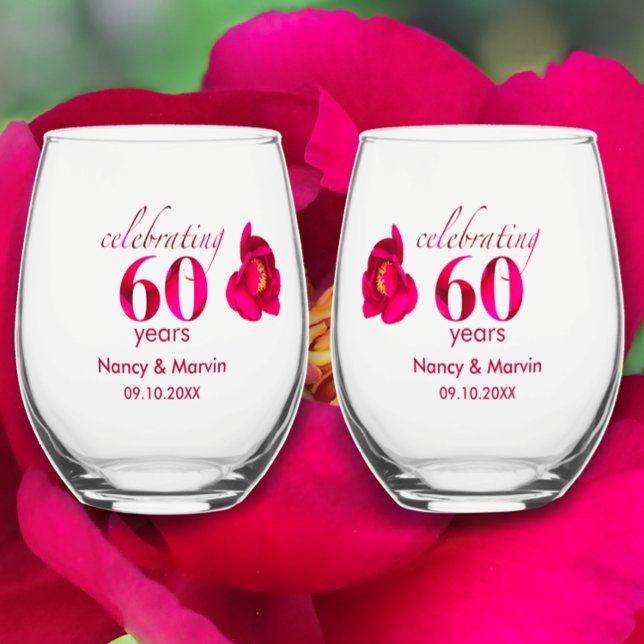 Vaso De Vino Elegante regalo de 60 años de Rosa personalizado (Add couples names for beautiful red rose glass. Unique 60th anniversary keepsake gift. 
)