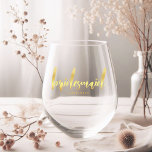 Vaso De Vino Elegante regalo de caligrafía de dama de honor<br><div class="desc">El diseño presenta a Bridesmaid escrita en un elegante guión de caligrafía dorada con corazones. El accesorio perfecto para la mesa de fiestas de novias de tu dama de honor,  e ideal también. Personalice fácilmente el nombre de su elección.</div>