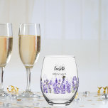 Vaso De Vino Flores de lavanda dama de honor<br><div class="desc">Fondo transparente. Personalice y agregue el nombre de su dama de honor. Texto negro. Decorado con flores de lavanda y abejas.</div>