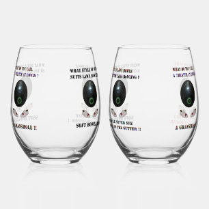 Vaso De Vino Graciosos agujeros de bowling en césped,