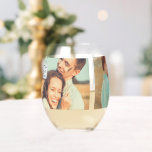 Vaso De Vino Madre del Collage de fotos de la novia<br><div class="desc">Crea un regalo perfecto para la madre de la novia. Esta copa de vino sin tallo está lista para ser personalizada con tres de tus fotos favoritas y cuenta con una etiqueta blanca con el mensaje "Madre de la novia" escrito en ella con letras de escritura negra.</div>