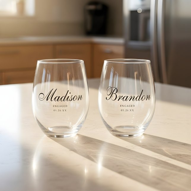 Vaso De Vino Minimal Classic Script Couple Names Engagement (Subido por el creador)