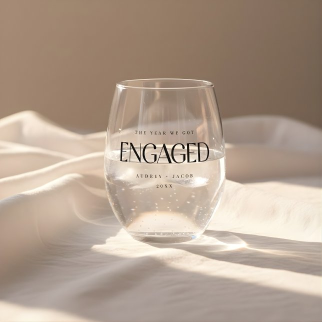 Vaso De Vino Minimal "The Year We Got Engaged" Custom Names (Subido por el creador)
