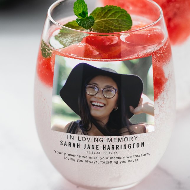 Vaso De Vino Moderno en la memoria amorosa | Memorial fotográfi (Subido por el creador)