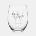 Vaso De Vino Monograma de guión personalizado y Groomsmen de no<br><div class="desc">Añada un toque personal a su boda con un regalo personalizado para los padrinos. Este diseño presenta el nombre de groomsman personalizado en estilo de fuente de escritura clásico gris con detalles bodas en estilo de fuente serif clásico gris y monograma en estilo de fuente serif clásico gris claro como...</div>