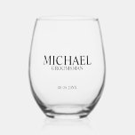 Vaso De Vino Nombre del Groomsman personalizado clásico<br><div class="desc">Regalos clásicos personalizados de Groomsman que incluyen el nombre,  el título y la fecha de boda del tipografía de un groomman personalizado en un estilo clásico de letra serif. También perfecto para el Mejor Hombre,  Padre de la Novia y más.</div>