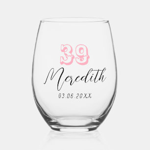Vaso De Vino Número de cumpleaños rosado del bebé   Fecha de no