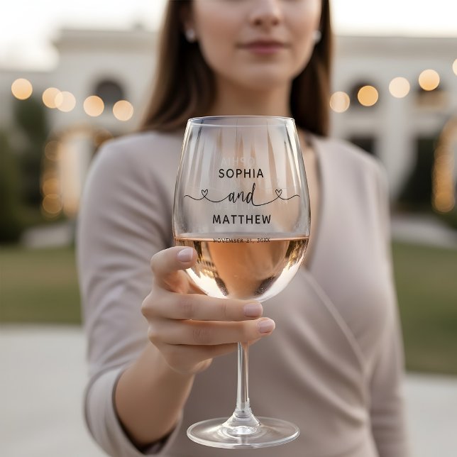 Vaso De Vino Pareja Nombres Script Corazón moderno Boda (Subido por el creador)