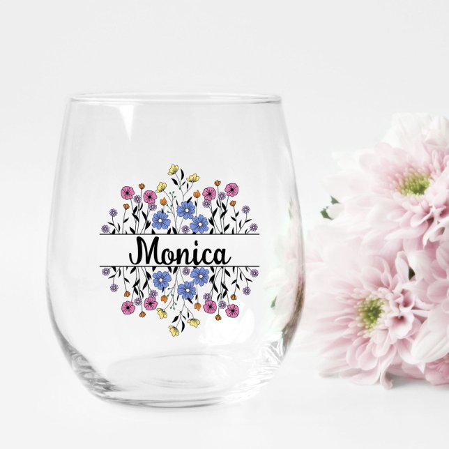 Vaso De Vino Regalo de dama de honor, Monograma moderno elegant (elegant split monogram flower design personalized with name on a stemless wineglass )