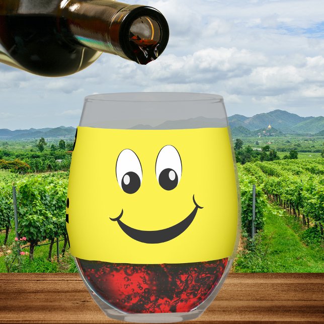 Vaso De Vino Rostro Feliz Amarillo Retro Con Nombre De Monogram (Subido por el creador)