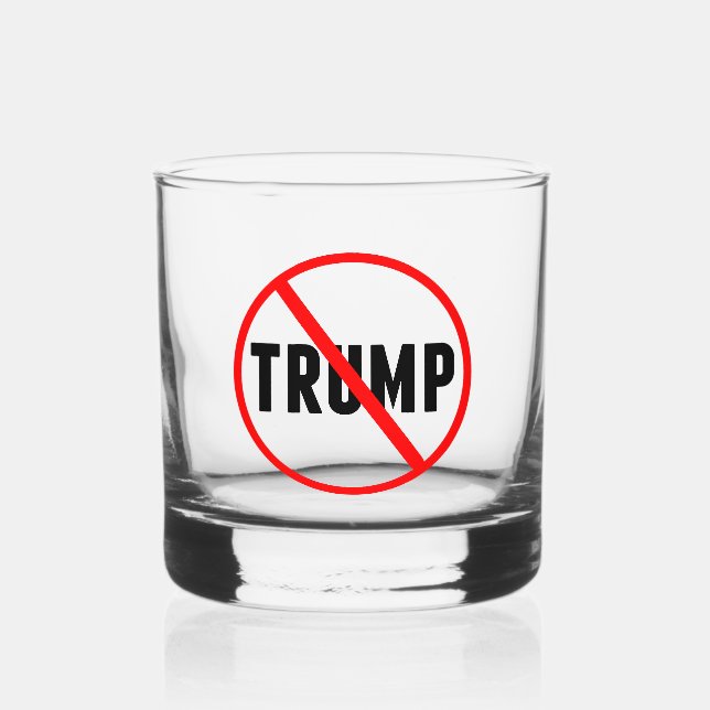 Vaso De Whiskey Anti Trump: un simple círculo rojo X político (Anverso)