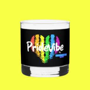 Vaso De Whiskey Celebra con Corazón Arcoíris: PrideVibe
