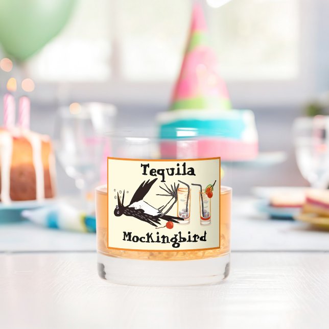 Vaso De Whiskey Chiste literario de Tequila Mockingbird (Insitu (Cumpleaños))