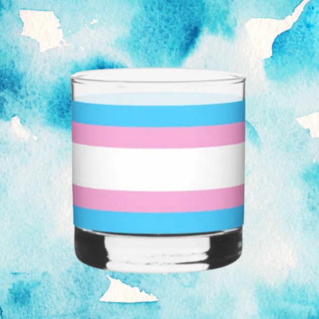 Vaso De Whiskey El orgullo trans roca vidrio: Sip con solidaridad (Subido por el creador)