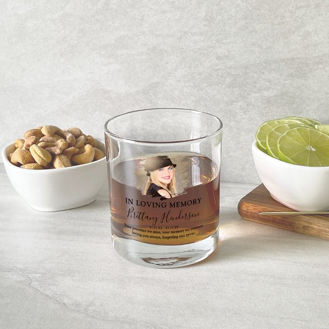 Vaso De Whiskey En Memoria | Foto Memorial (Subido por el creador)