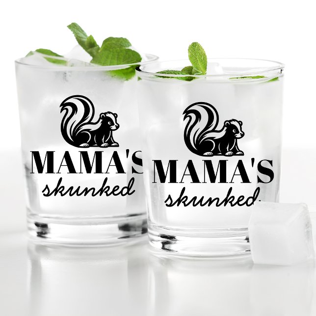 Vaso De Whiskey Gracioso regalo de zorrillo ebrio para mamá que am (Subido por el creador)