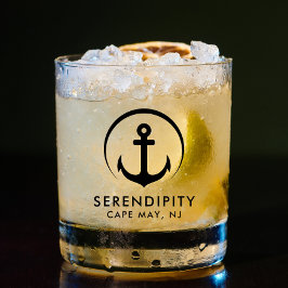 Vaso De Whiskey Logotipo moderno de anclaje de barco