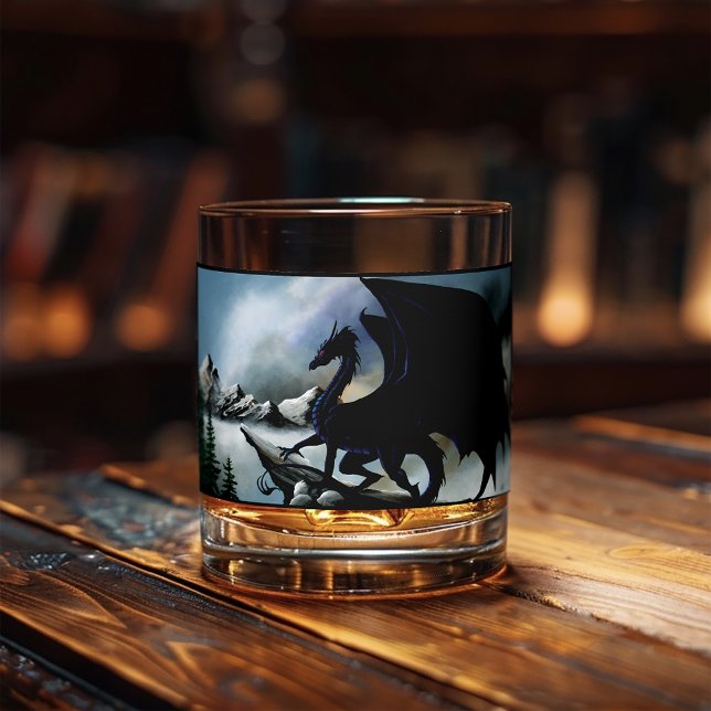 Vaso De Whiskey Montañas azules de la fantasía del dragón negro (Subido por el creador)