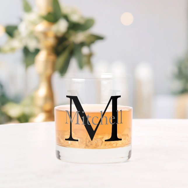 Vaso De Whiskey Nombre monogramado simple personalizado (Insitu (Boda))