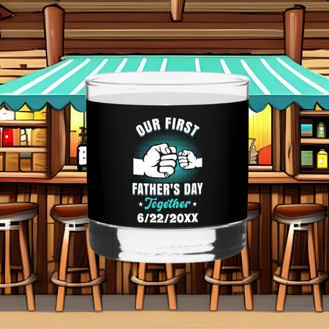 Vaso De Whiskey Nuestro primer Día del Padre agrega fecha a Whiske (Subido por el creador)