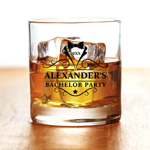 Vaso De Whiskey Partido del bachillerato: el traje negro