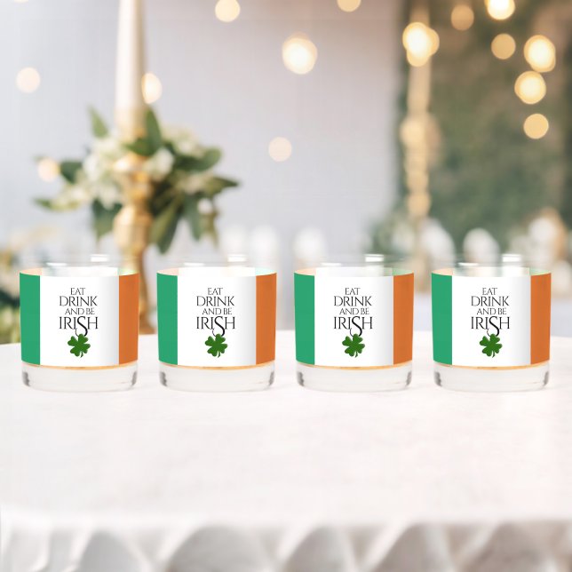 Vaso De Whiskey Shamrock come bebida y sé bandera irlandesa (Insitu (Boda))