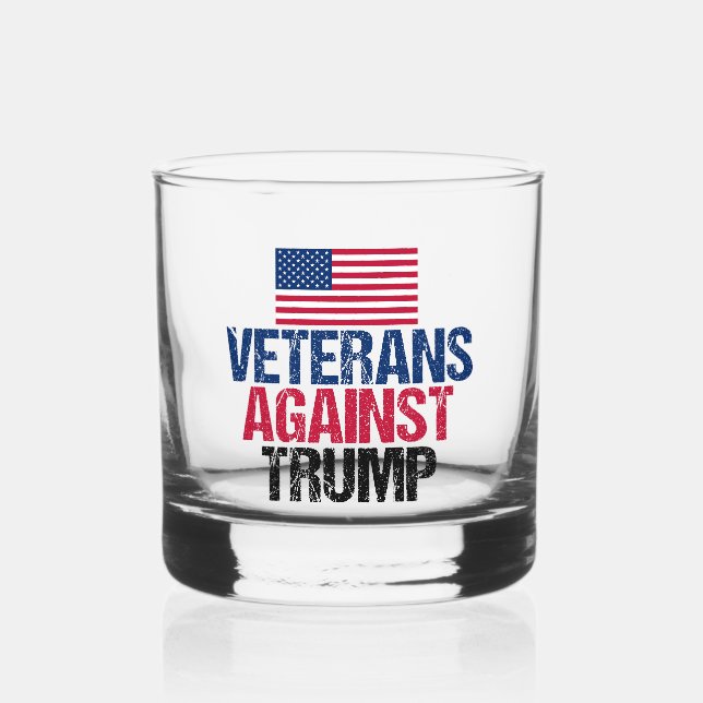 Vaso De Whiskey Veteranos contra la bandera estadounidense de Trum (Anverso)