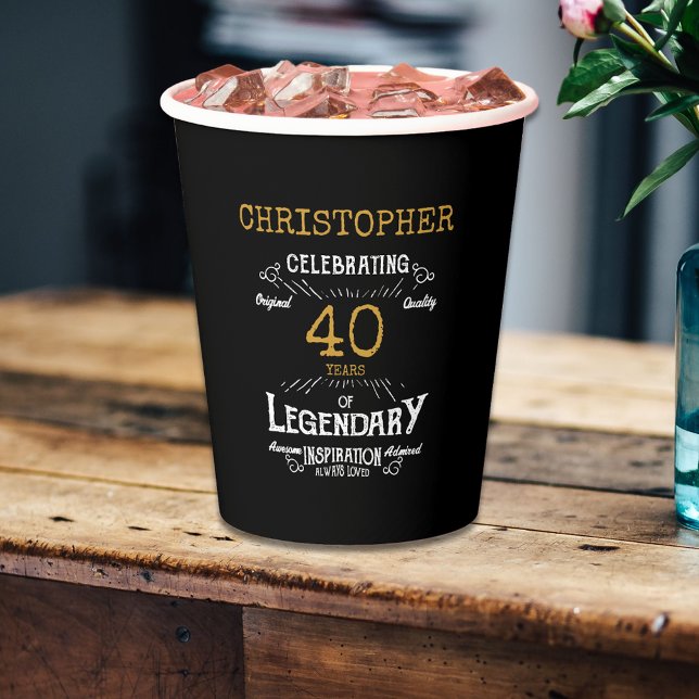 Vasos De Papel 40.ª legendaria retro de oro negro (For those celebrating their 40th birthday we have the ideal birthday party cups)
