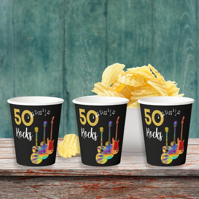 Vasos De Papel 50 Rocks Cumpleaños Fiesta Funky Guitarra (Rock and roll 50th birthday party paper cups funky guitars 50 rocks black and cool gold typography )