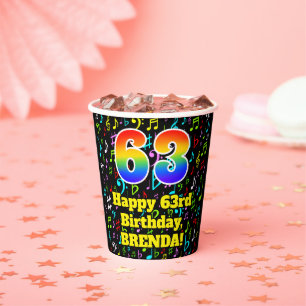 Vasos De Papel 63.º cumpleaños: Patrón de notas de música diverti