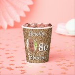 Vasos De Papel 80 y Fabulous Gold Purpurina 80th Birthday Photo<br><div class="desc">80 y Fabulous Gold Purpurina 80th Birthday Photo Paper Cup. Purpurina de oro falso con una foto en un marco redondo. Oferta de fiesta de cumpleaños 80 para ella. Personaliza con nombre y foto.</div>