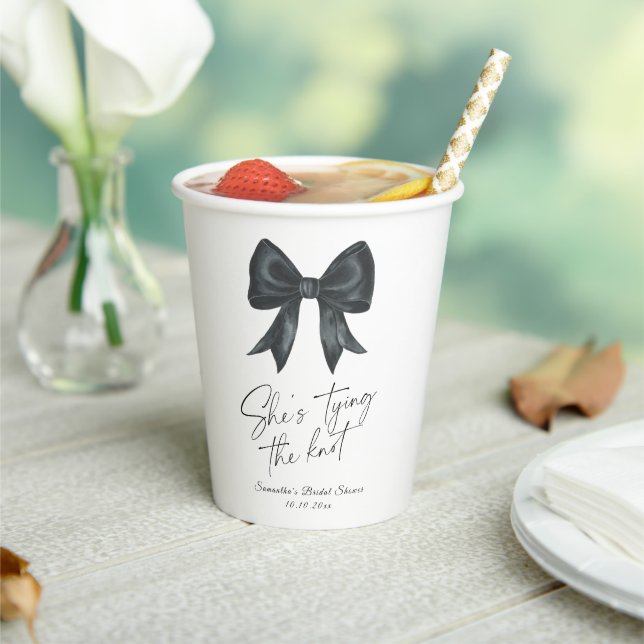 Vasos De Papel Arco negro Está atando el nudo Despedida de solter (in situ)