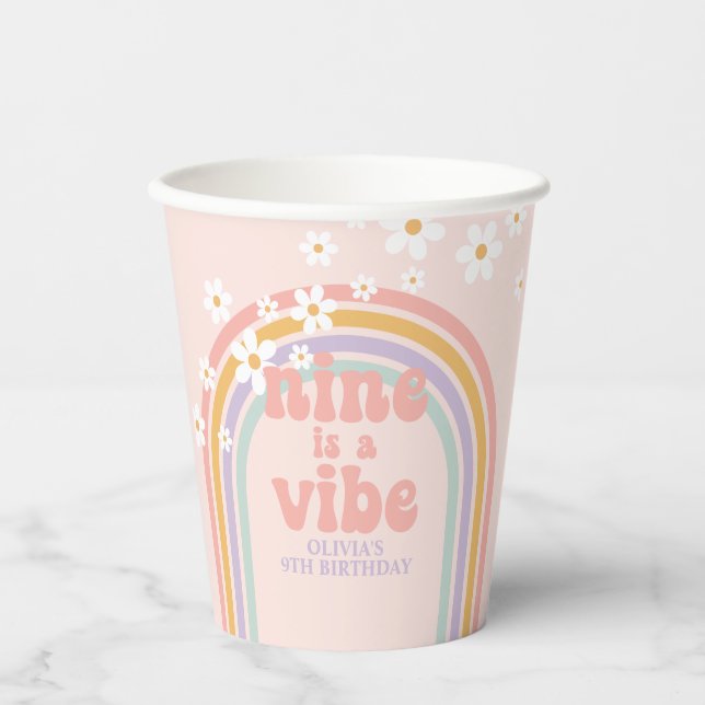 Vasos De Papel Arcoíris Pastel Nine es una Vibra cumpleaños 9 (Anverso)