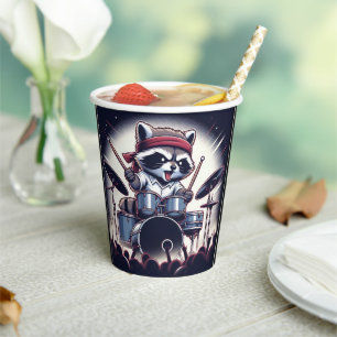 Vasos De Papel Atasco de mapache: Golpeando los tambores con impa