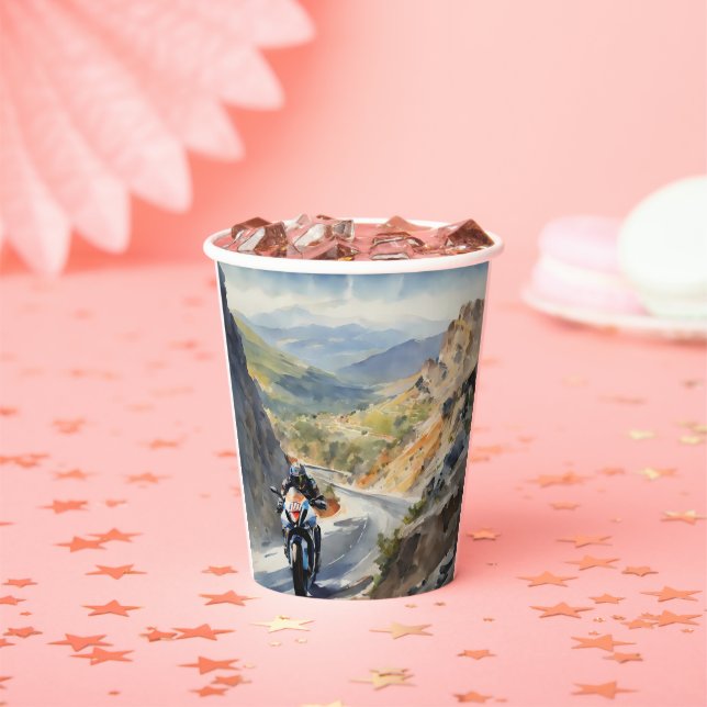 Vasos De Papel Aventura de alta velocidad en el vibrante paisaje  (in situ)